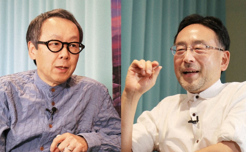 議論を交わす星野リゾート代表、星野佳路さん(左)と地域エコノミスト、藻谷浩介さん=東京都中央区で2021年6月8日、小林努撮影