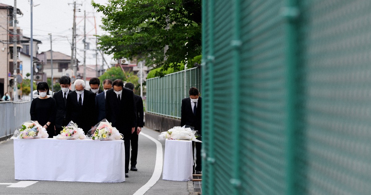 大阪北部地震3年 死亡女児の小学校で黙とう 正門前に献花台 毎日新聞