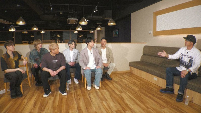 「DEEP SQUAD」とEXILEの黒木さん(右端)