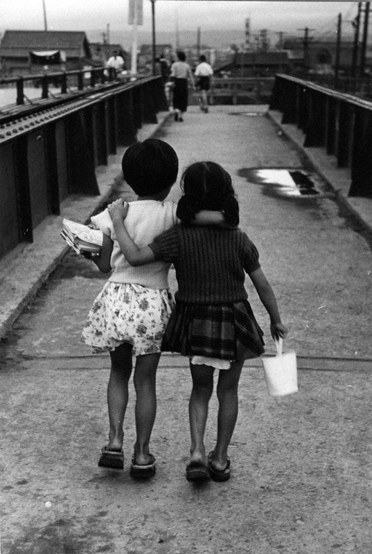 アートの扉 工藤正市 街の日常 弾む声 毎日新聞