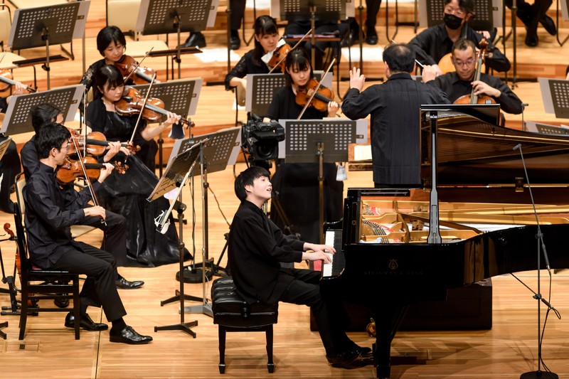 ヴァイグレ、下野らの指揮で読響とも共演を重ねる藤田真央 (C)読売日本交響楽団
