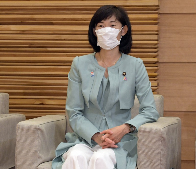 閣議に臨む丸川珠代五輪担当相=首相官邸で2021年6月22日午前10時1分、竹内幹撮影