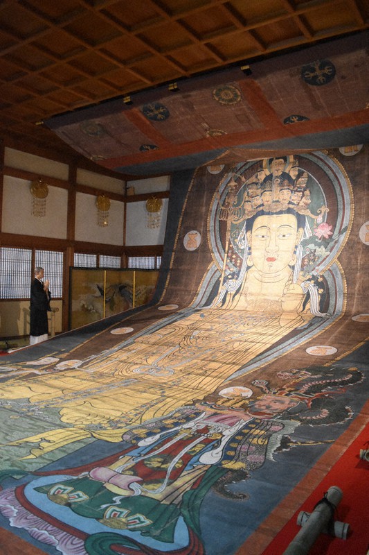 掛けられない掛け軸」初公開 奈良・長谷寺で原寸大レプリカ | 毎日新聞