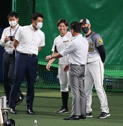 阪神 梅野 侍 稲葉監督の前で選出 御礼打 好リードで存在感アピール スポニチ