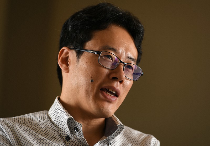 コロナ下の東京五輪で、日本の病巣が表面化したと指摘する気鋭の政治学者の白井聡氏=大阪市北区で2020年7月11日、山田尚弘撮影