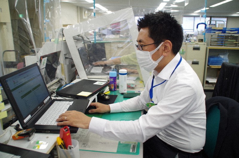 さいたま市に採用された村田浩さん=さいたま市浦和区のさいたま市役所で2021年5月12日、山越峰一郎撮影