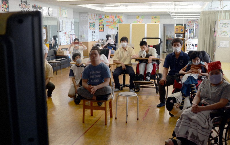 ２１都議選 障害者にわかりやすく 政見動画撮影し視聴会 丁寧な言葉でイラスト活用 狛江 東京 毎日新聞