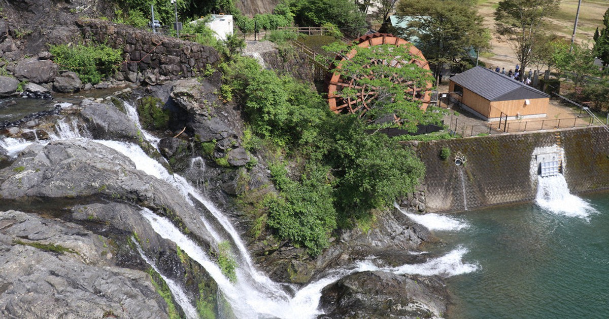 花園をモデル地域に」 金剛の滝水力発電所 開所式で町長ら かつらぎ