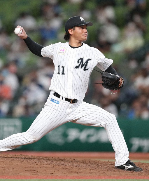 佐々木千隼 実使用 野球用スパイク focusプロ野球：ロッテ・佐々木千隼 5年目ドラ1の存在感