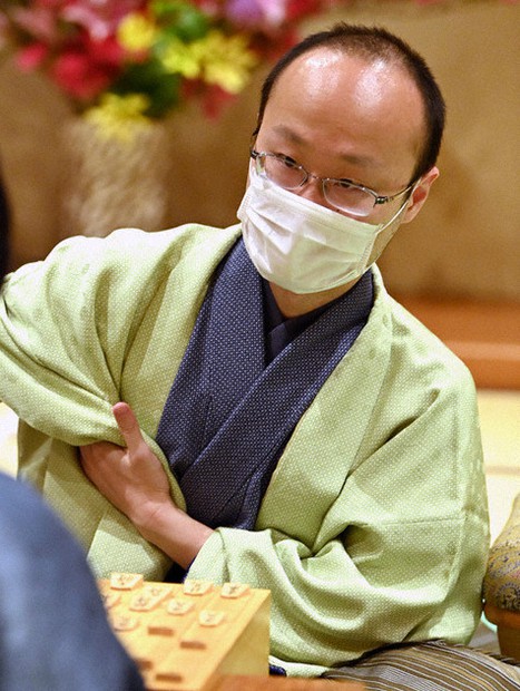 渡辺明名人=兵藤公治撮影