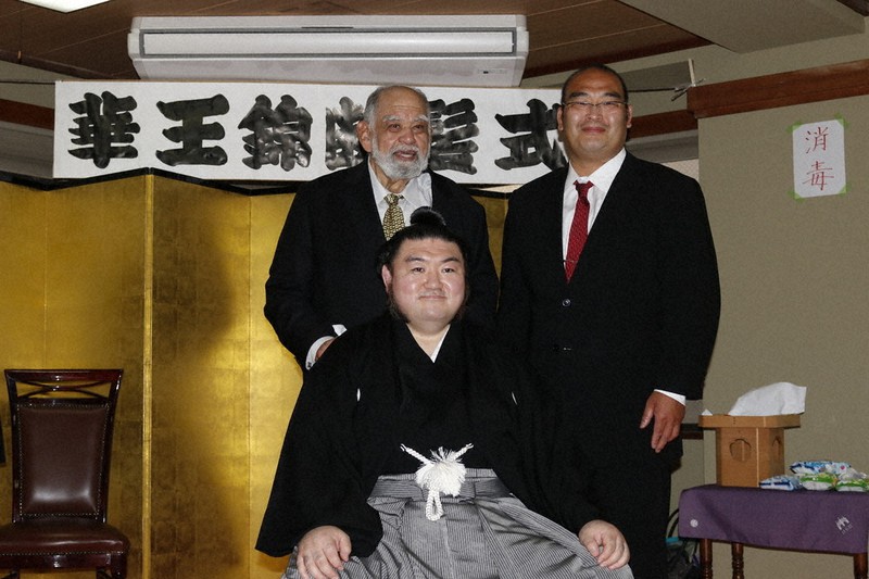 日本相撲協会 相撲グッズ 陶器製 徳利 高見盛 振り分け親方 東関 精彦