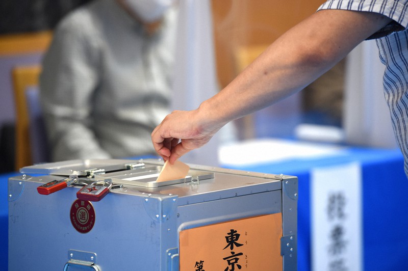 東京都議選 午後6時時点の推定投票率は26 13 毎日新聞