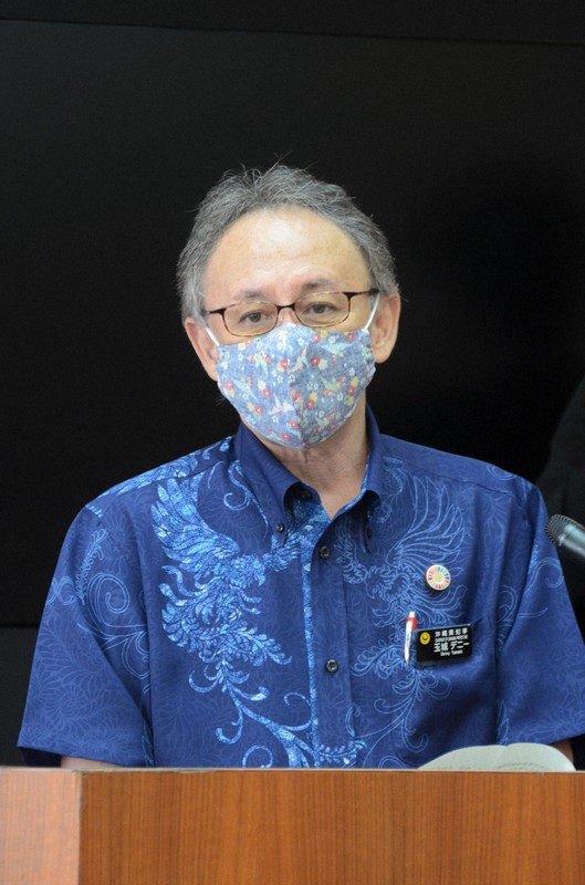 最高裁判決を受け、記者会見する沖縄県の玉城デニー知事=那覇市の県庁で2021年7月6日午後5時54分、竹内望撮影