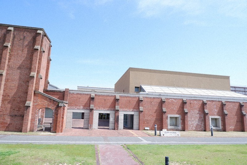 訪ねてみました 洲本市民広場と洲本市立洲本図書館 兵庫県洲本市 赤レンガの工場跡が変身 毎日新聞