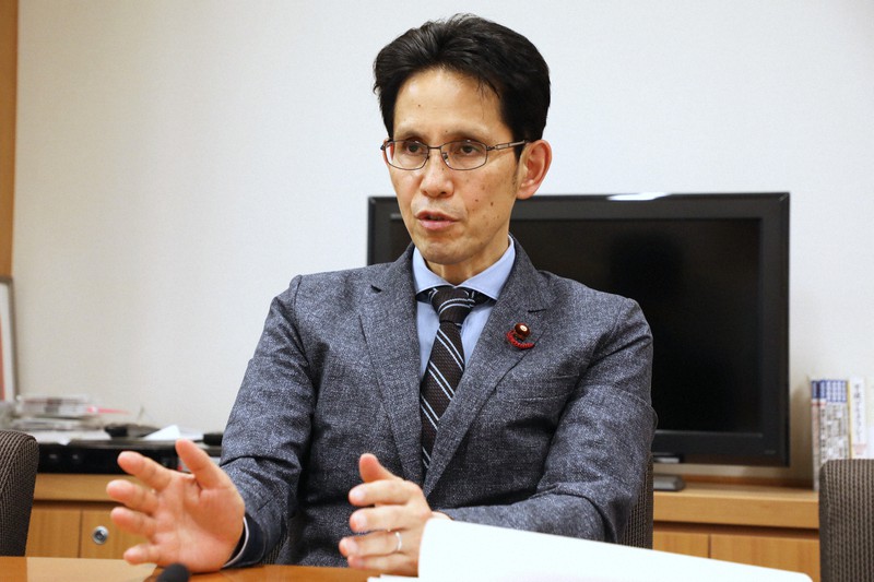 階猛氏=岡本同世撮影