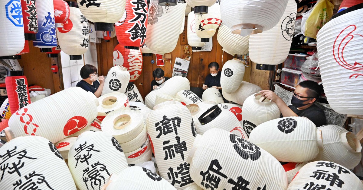 祇園祭の提灯製作が大詰め 山鉾巡行中止、それでも「前向きに」 | 毎日新聞