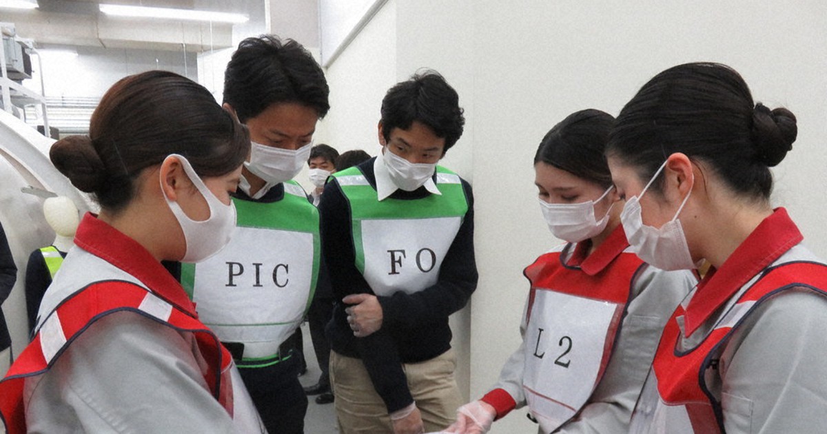 編集長からの手紙 非常救難対策訓練 ジェイエア 大阪府池田市 乗客の安全 守るために 毎日新聞