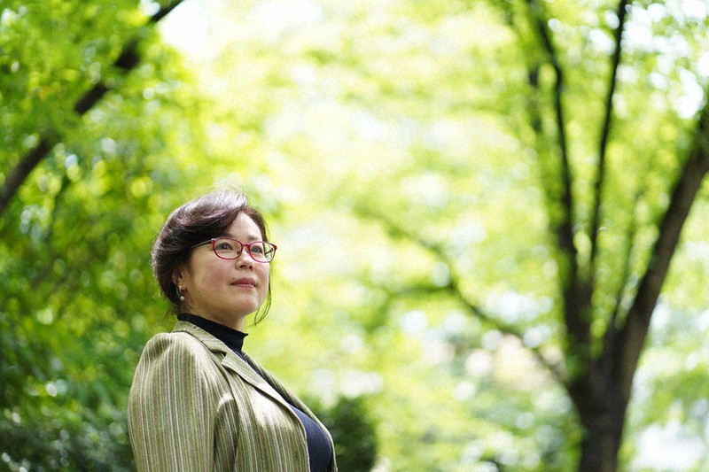 「『生と死を見つめて』が私の原点」と話す高部知子さん=東京都港区で6月、内藤絵美撮影