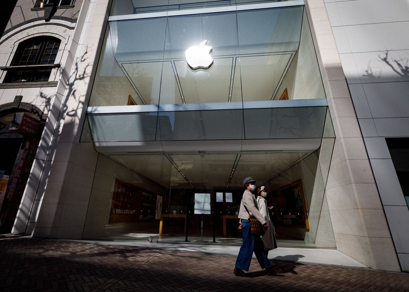 アップルの店舗=東京都渋谷区で2020年3月20日、吉田航太撮影