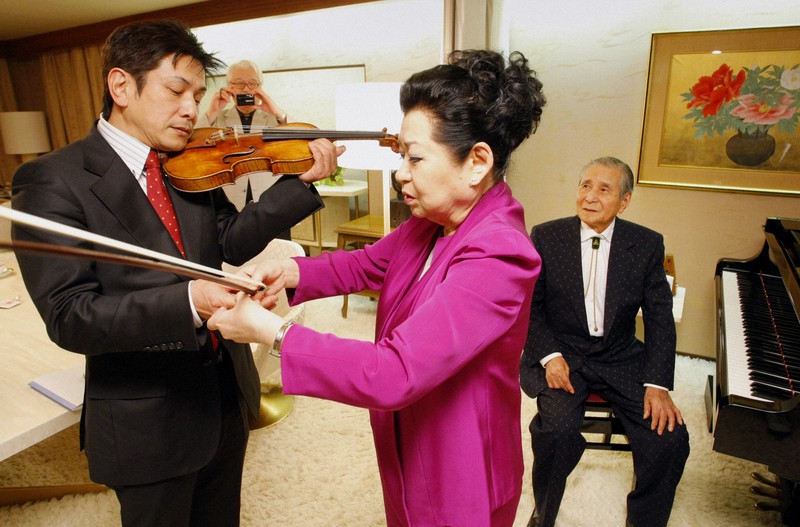 「籠の花」 辻井久子 辻井久子 女流画家協会展出品作品