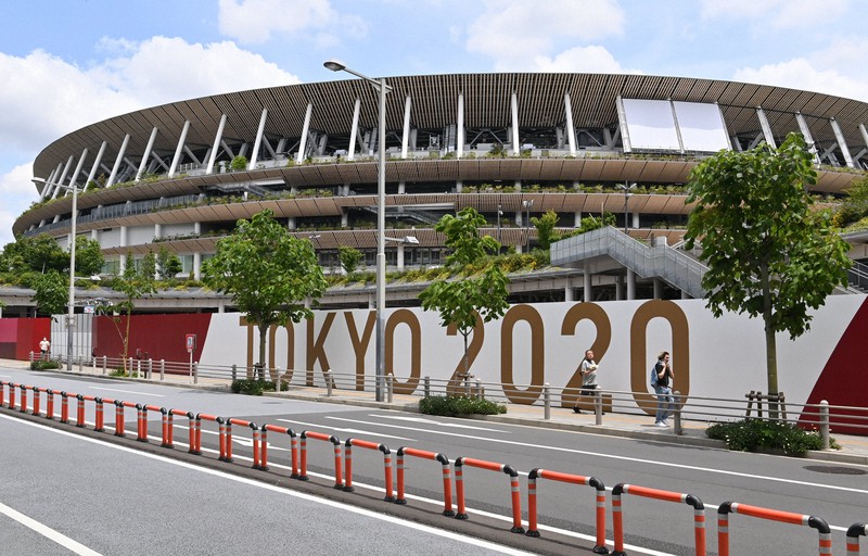 東京オリンピックのメイン会場となる国立競技場=東京都新宿区で2021年6月3日、大西岳彦撮影
