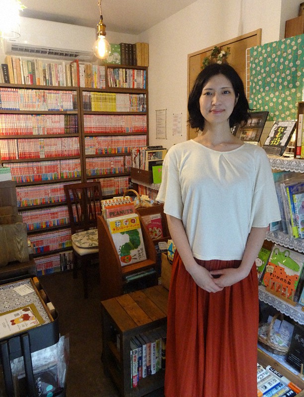 「Books Licotta」の嶋田沙綾さん=千葉県市川市高石神で2021年7月1日、小林多美子撮影