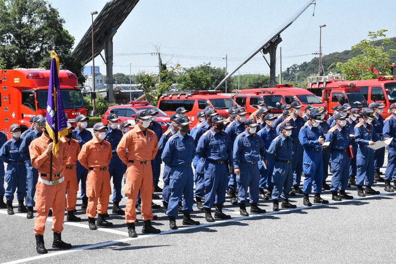 県 緊急援助隊派遣 消防隊員 熱海土石流被災地へ 栃木 毎日新聞