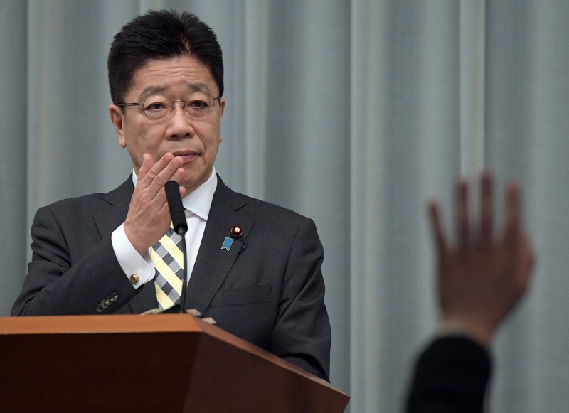 記者会見する加藤勝信官房長官=首相官邸で2021年5月17日午前11時36分、竹内幹撮影