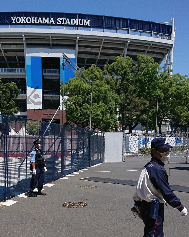 野球とソフトボールの会場となる横浜スタジアム。試合がない日も交通規制が実施されている=横浜市中区で2021年7月22日、伊澤拓也撮影