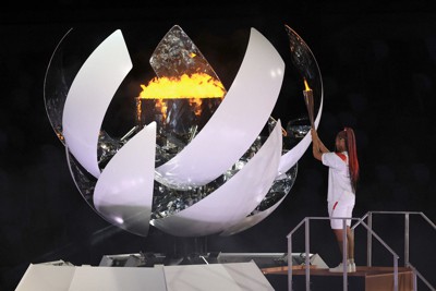 富士山モチーフの聖火台が登場 東京オリンピック開会式 | 毎日新聞