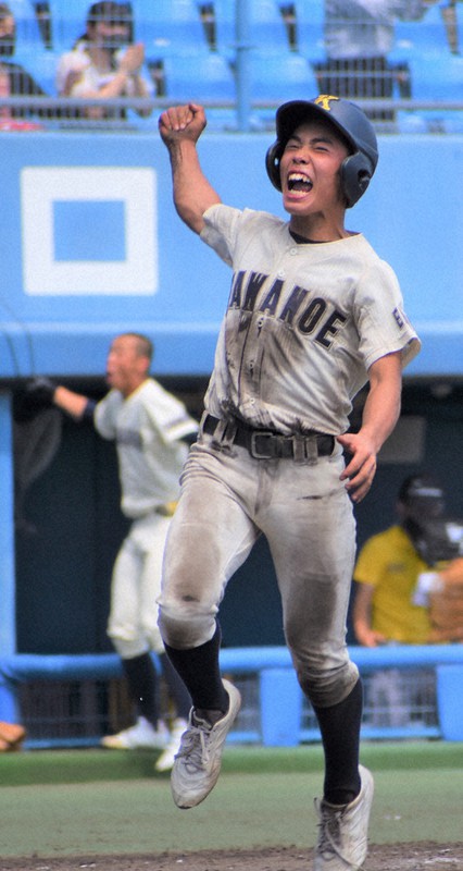 全国高校野球 愛媛大会 準々決勝 川之江、逆転で4強 聖カタリナは