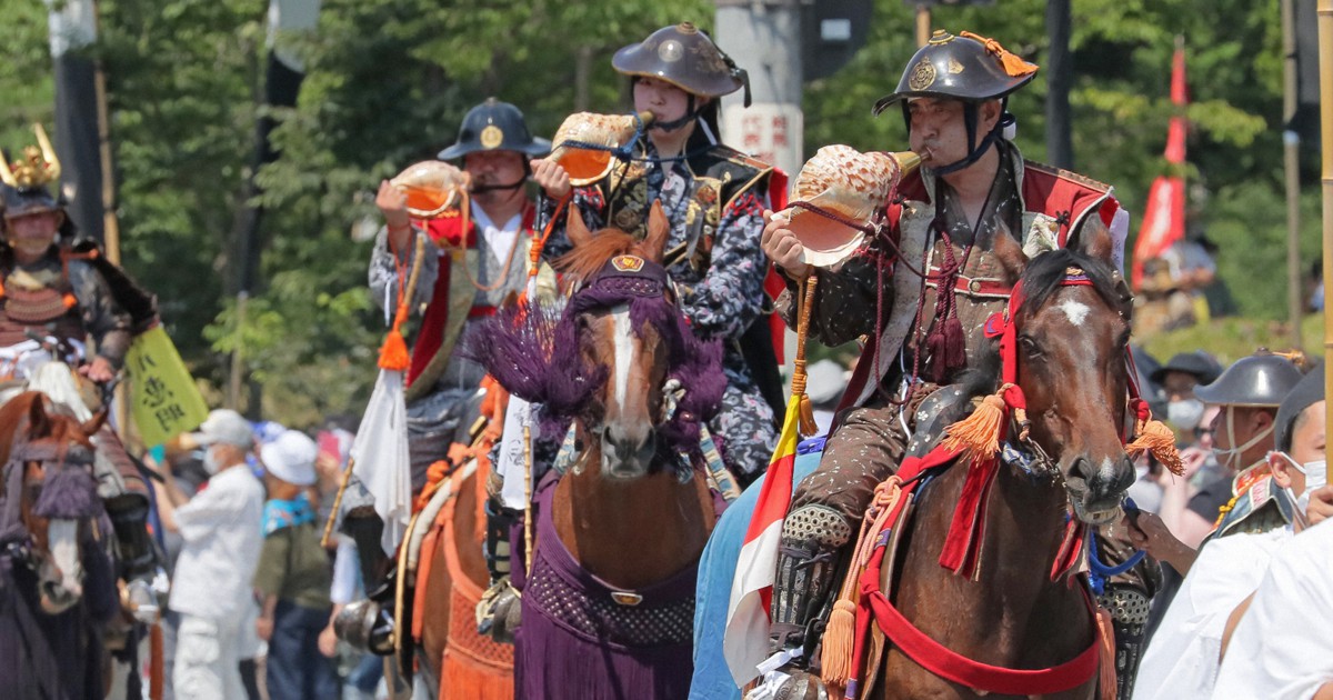 相馬野馬追2年ぶり行列 初のネット配信 神旗争奪戦は中止 [写真特集1/6