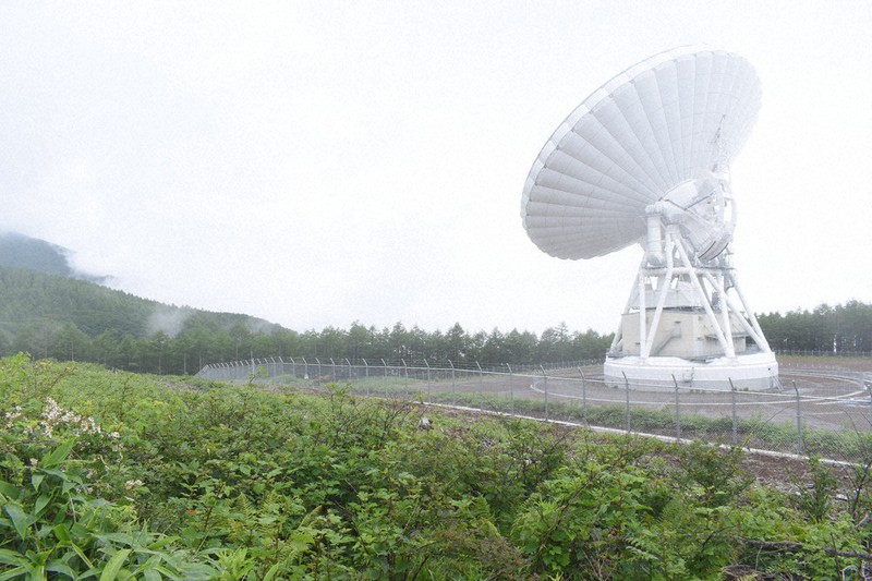 4月に運用が始まった美笹深宇宙探査用地上局=長野県佐久市前山で2021年7月9日午前9時14分、坂根真理撮影
