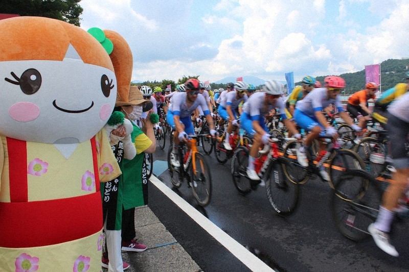 東京２０２０ １ まりぴー初仕事 山中湖ゆるキャラ 山梨 毎日新聞