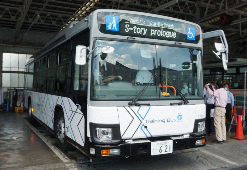 埼玉ビズ A 西武バス 新型研修車両を導入 カメラ センサー駆使 技術向上へ 埼玉 毎日新聞