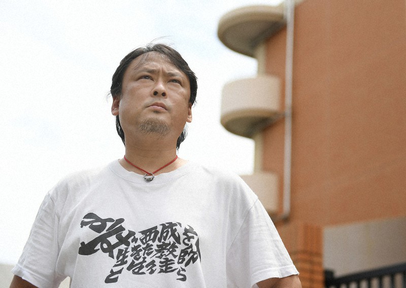 映画監督の川本貴弘さん=大阪市西成区で2021年7月3日、滝川大貴撮影