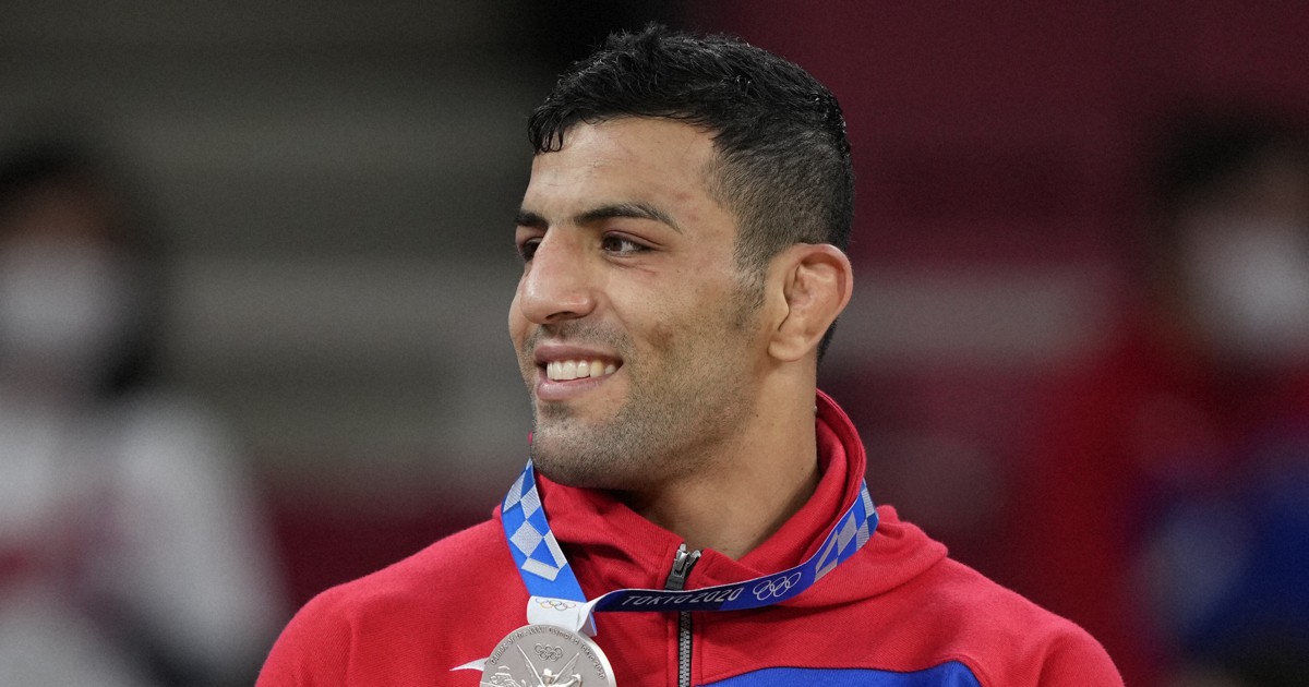 Judoka Wins Silver Medal For Mongolia After Fleeing Iran For Political Reasons The Mainichi