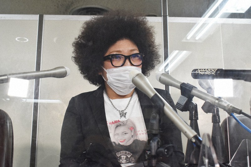 木村花さんを中傷する投稿をした男性に賠償を命じる判決が出た後、記者会見する響子さん=東京都千代田区で2021年5月19日午後3時33分、小林努撮影