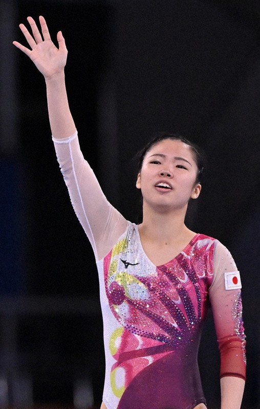 決勝の演技を終えて手を振る宇山=宮間俊樹撮影
