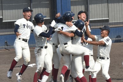全国高校野球 大阪大会決勝 大阪桐蔭、劇的V 興国、46年ぶり頂点ならず