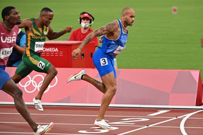 陸上男子100m イタリアのヤコブスが金メダル 9秒80 毎日新聞