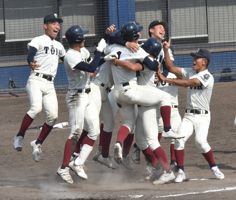 優勝ボール 大阪桐蔭高校（大阪桐蔭が2年ぶり甲子園出場 夏の高校野球 