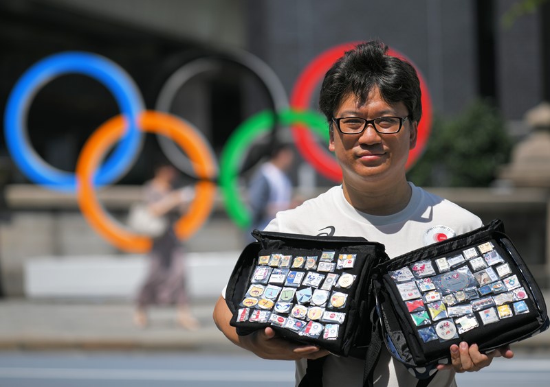新型コロナ：五輪バッジ交換、絶やしたくない 「非公式競技」失われた