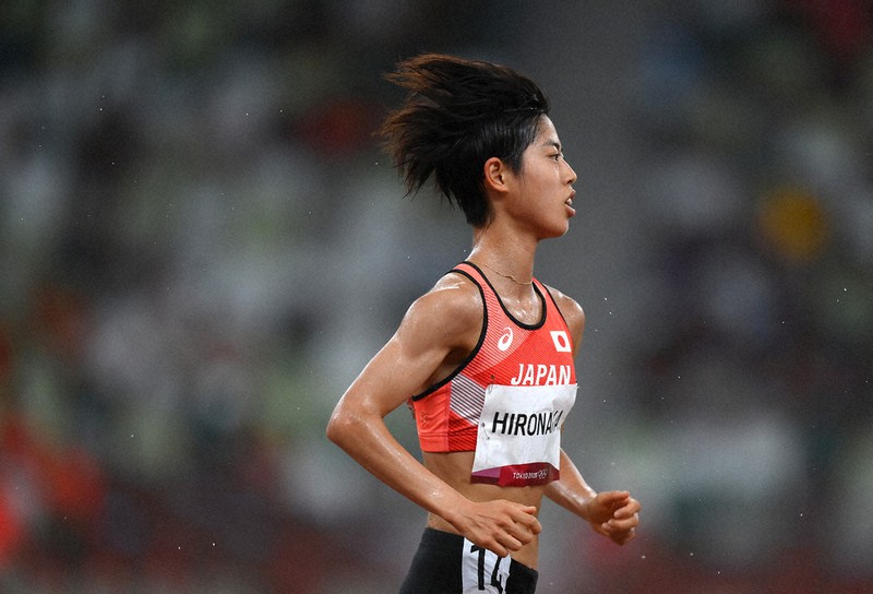 女子5000メートル決勝、力走する広中=久保玲撮影