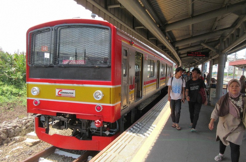 ジャカルタ市民の足として定着しているJR東日本からきた205系電車(写真は筆者撮影)