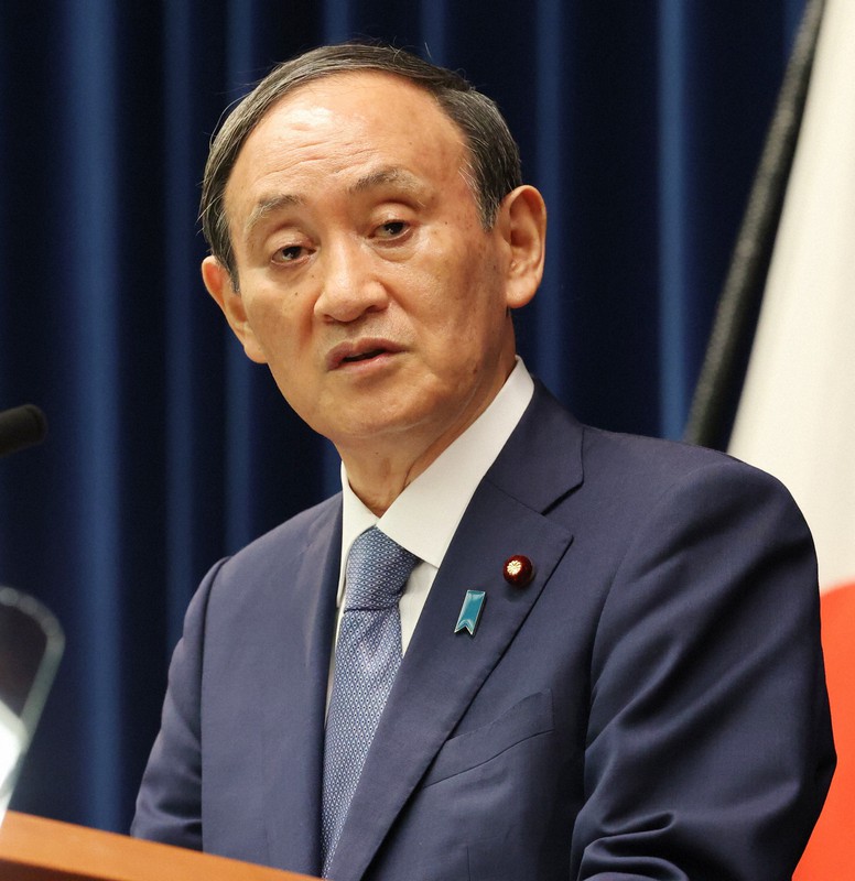 緊急事態宣言の対象地域拡大などについて記者会見する菅義偉首相=首相官邸で2021年7月30日午後7時54分(代表撮影)