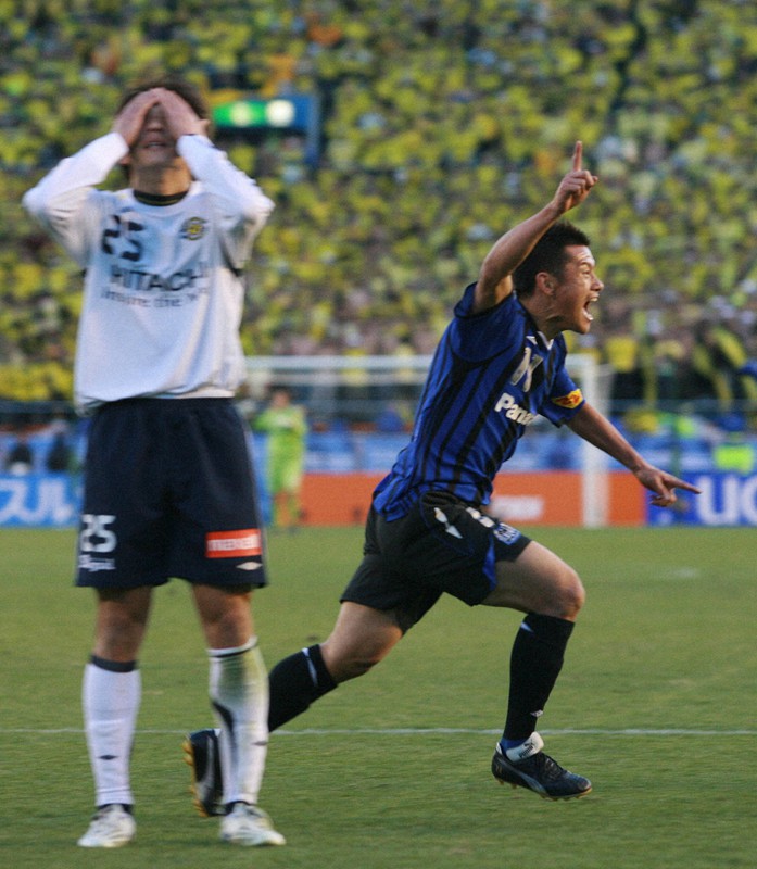 元jリーガー 9種の名刺を手に 播戸竜二さん チェアマン への道 毎日新聞