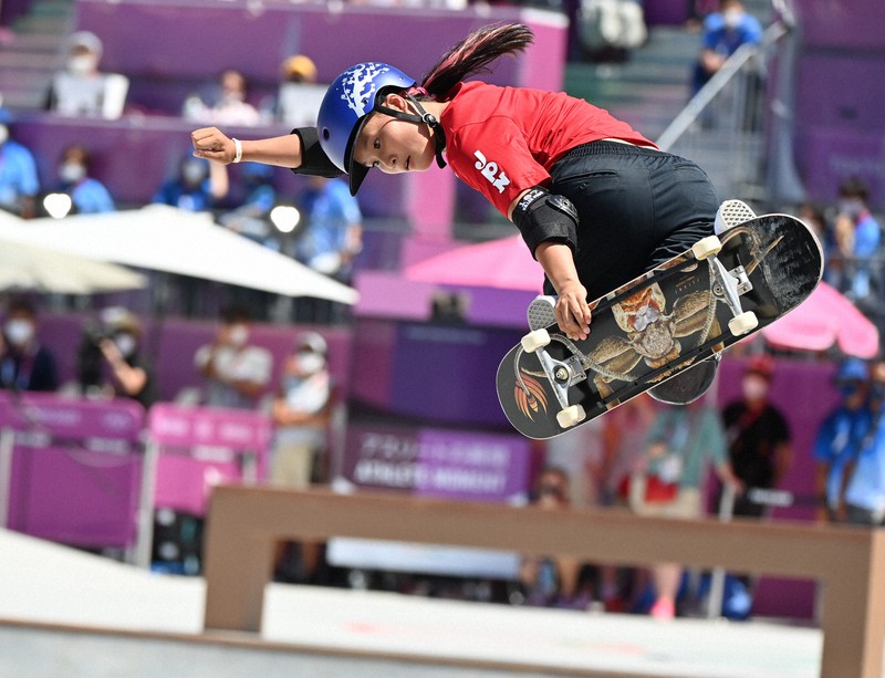 期間限定割引！　オリンピック新種目　男女金メダル！　スケートボード スケボー女子パーク 四十住さくらが金、開心那が銀、岡本碧優は4