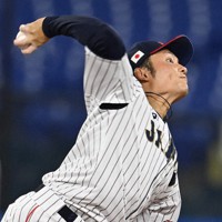 【日本5－2韓国】日本の3番手として登板し好投した伊藤大海＝横浜スタジアムで2021年8月4日、大西岳彦撮影