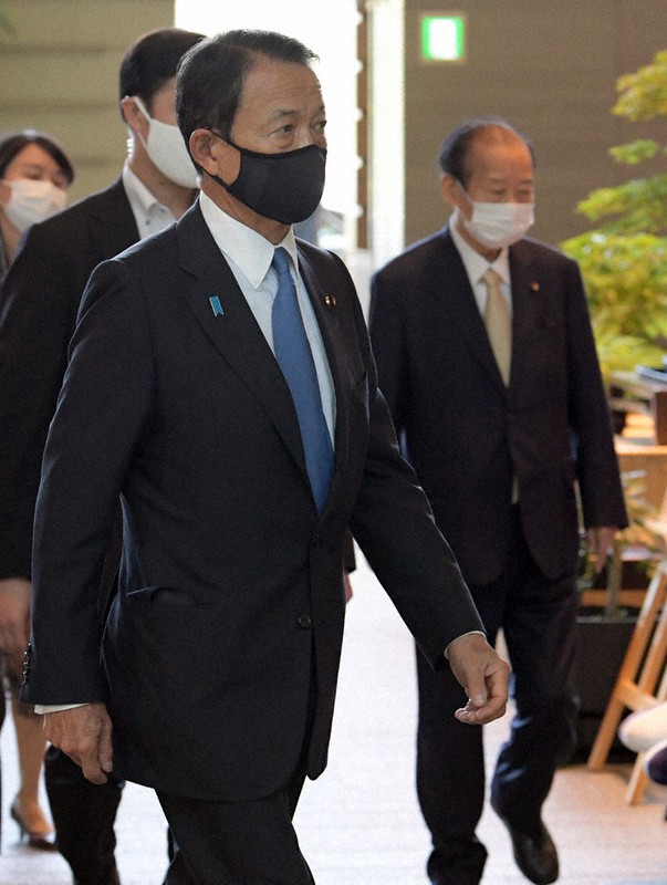 自民党・有力者たちの夏：／3 麻生太郎副総理兼財務相（80） 切り札